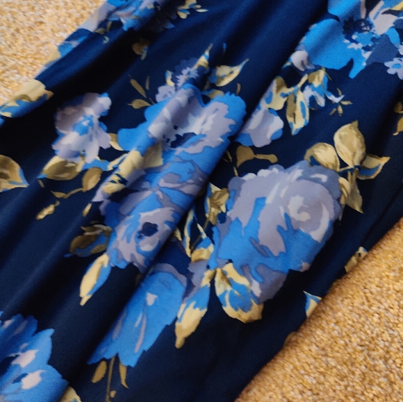 Nwt Iman blue peasant blouse and floral pants set, 2x - Picture 2 of 8